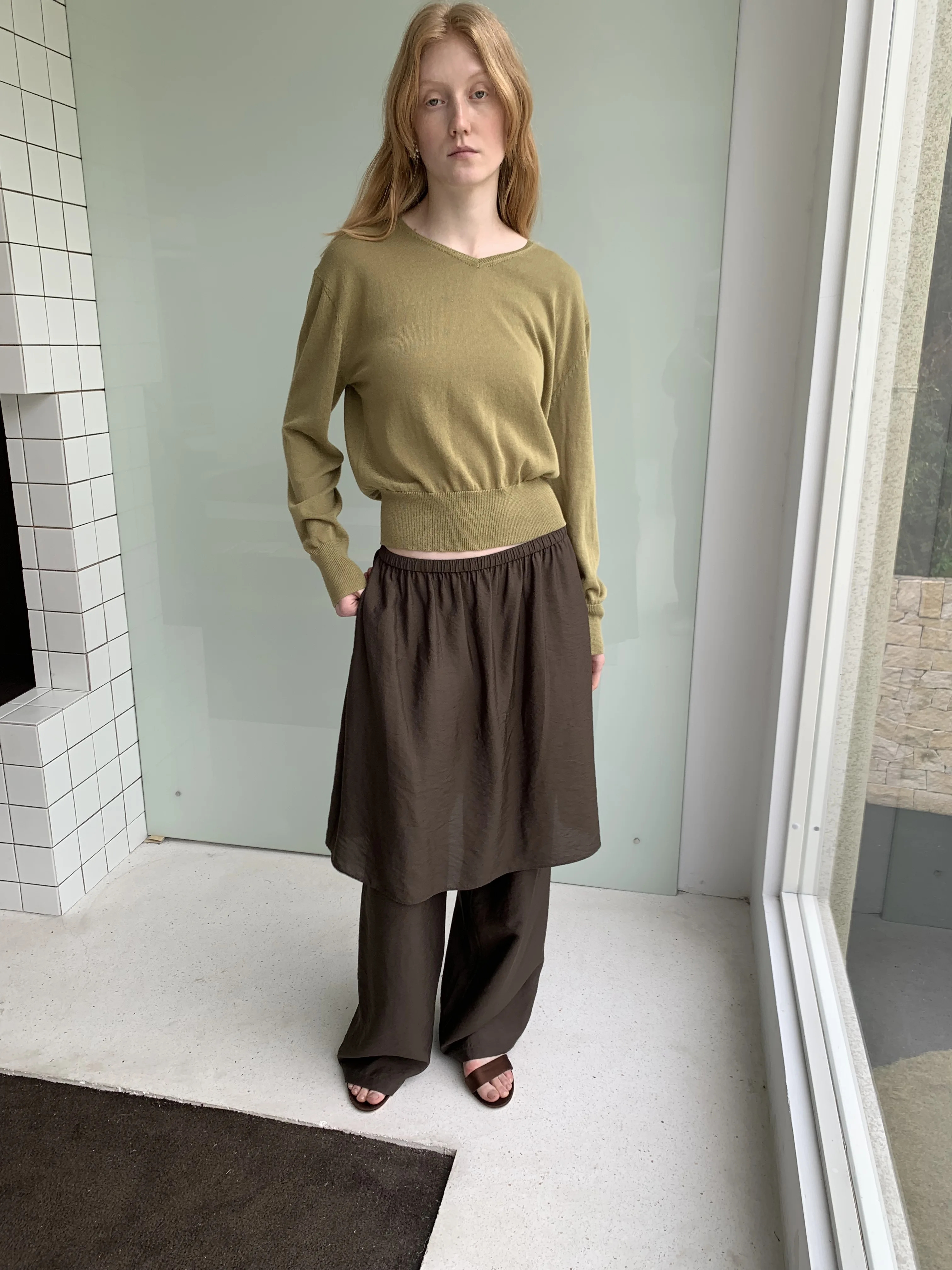 Tonō Mixed Fibre Silk Casual Pants Fake Two-Piece Style Mid-Low Waist Straight Leg Fit for Ladies Spring Season
Tonō Mixed Fibre Silk Casual Pants Fake Two-Piece Style Mid-Low Waist Straight Leg Fit for Ladies Spring Season