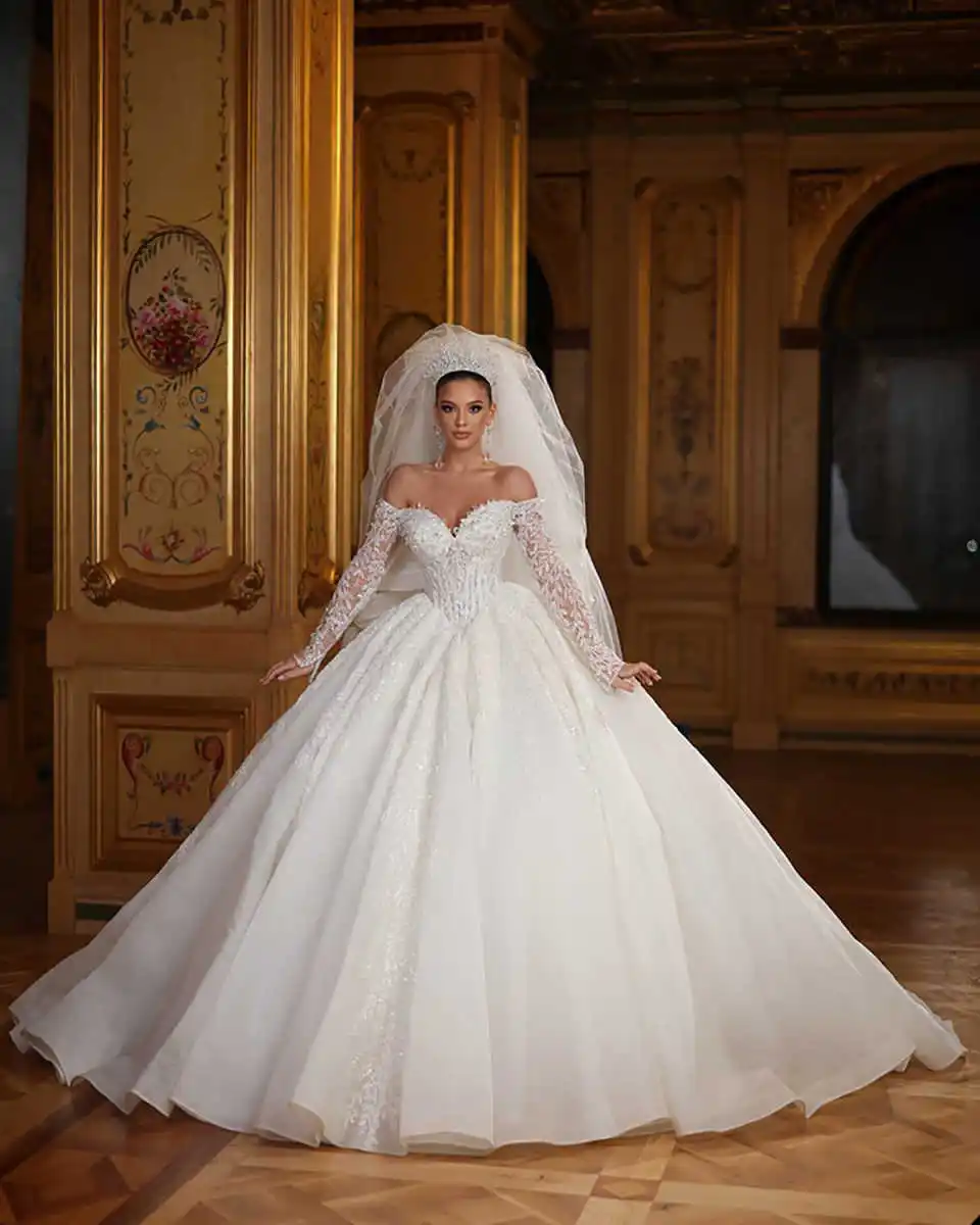 Luxurious Pearls Wedding Dress Ball Gown Sweetheart Lace Bridal Dress Off The Shoulder Customized vestidos de novia
Luxurious Pearls Wedding Dress Ball Gown Sweetheart Lace Bridal Dress Off The Shoulder Customized vestidos de novia