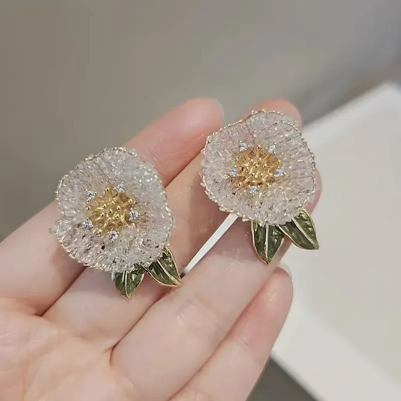 CMajor Fashion Luxury Crystal Camellia Earrings Sweet Personality Long Tassel Earrings for Women
CMajor Fashion Luxury Crystal Camellia Earrings Sweet Personality Long Tassel Earrings for Women