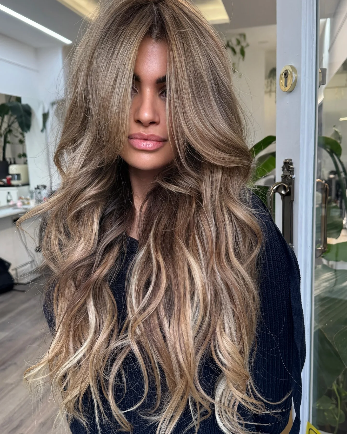 Dark Brown Mix Ash Blonde Synthetic Lace Front Wig Dark Roots Preplucked Realistic Hairline Wig Natural Brown White Blonde Wig
Dark Brown Mix Ash Blonde Synthetic Lace Front Wig Dark Roots Preplucked Realistic Hairline Wig Natural Brown White Blonde Wig