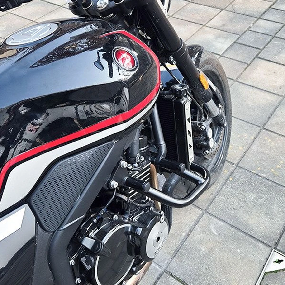 Motorcycle carbon steel bumper anti fall bar water tank protection bar Fit For ZXMOTO ZXJC 500F
Motorcycle carbon steel bumper anti fall bar water tank protection bar Fit For ZXMOTO ZXJC 500F
