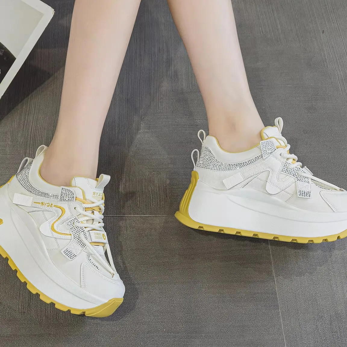 Real Leather Thick Bottom Casual Shoes for Women Fashionable Versatile Dad Shoes Waterproof Platform Stitching Color Block Di...
Real Leather Thick Bottom Casual Shoes for Women Fashionable Versatile Dad Shoes Waterproof Platform Stitching Color Block Di...