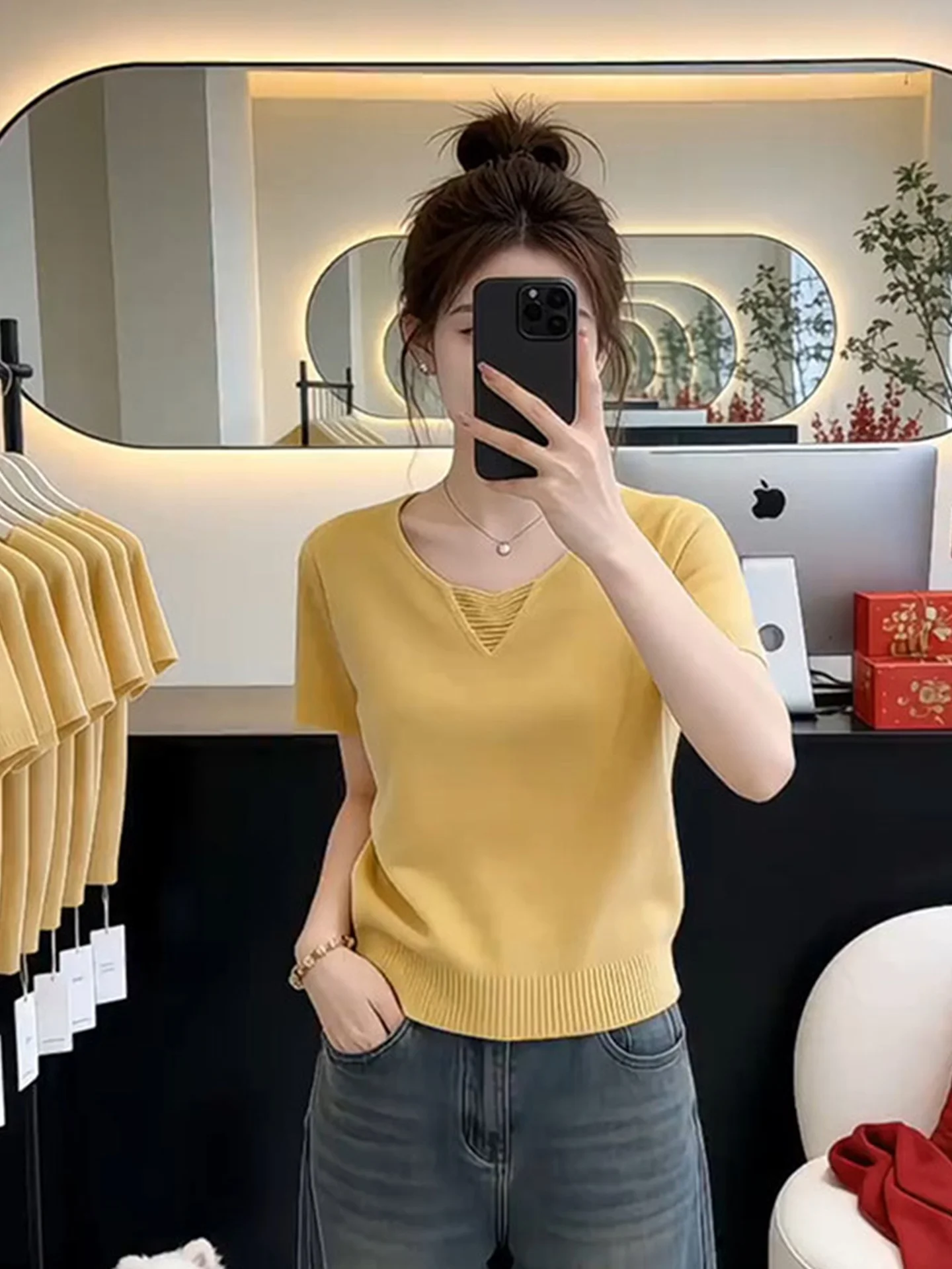 Yellow V-Neck Slim Fit Knitted Short Sleeve Top for plus Size Women Casual Style Summer Fashion Age-Defying Body-Shaping Top
Yellow V-Neck Slim Fit Knitted Short Sleeve Top for plus Size Women Casual Style Summer Fashion Age-Defying Body-Shaping Top