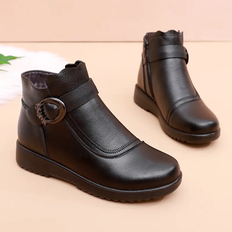 Winter Women's Shoes Genuine Leather Ankle Boots Women Flat Heels Waterproof Thick Plush Warm Snow Boots Mother Non-slip Booties
Winter Women's Shoes Genuine Leather Ankle Boots Women Flat Heels Waterproof Thick Plush Warm Snow Boots Mother Non-slip Booties