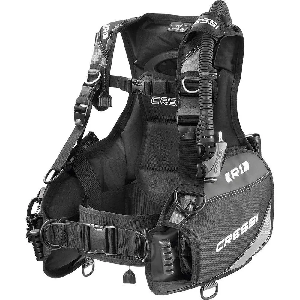 Lightweight Scuba Diving Jacket BCD with Integrated Movable Weight Pockets and 3 Exhaust Valves: R1: Designed in Italy
Lightweight Scuba Diving Jacket BCD with Integrated Movable Weight Pockets and 3 Exhaust Valves: R1: Designed in Italy