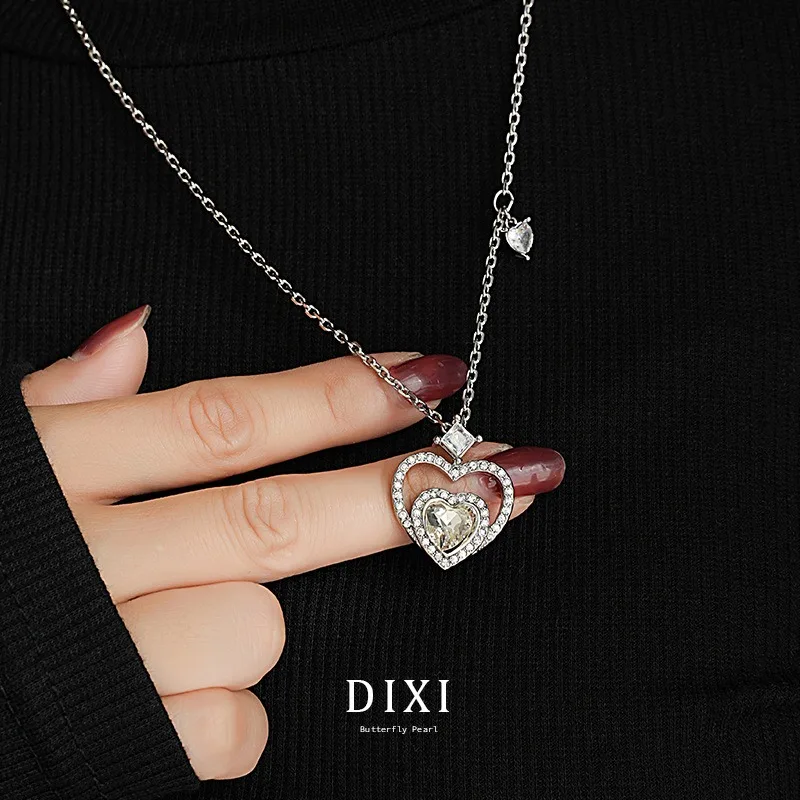 4005 Light Luxury Fashion Love Necklace Small Fragrance Style Same High-end Heavy Industry Heart Pendant Necklace
4005 Light Luxury Fashion Love Necklace Small Fragrance Style Same High-end Heavy Industry Heart Pendant Necklace