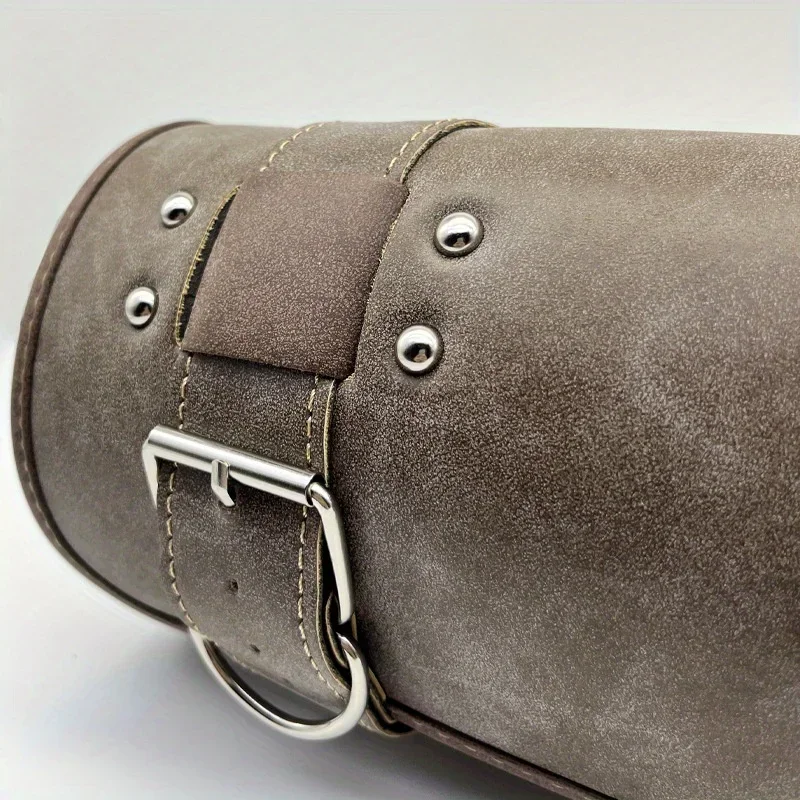Vintage Bike Storage Bag – Waterproof Faux Leather, Adjustable Hanging Strap – Ideal for Motorcycle & E-Bike Accessories
Vintage Bike Storage Bag – Waterproof Faux Leather, Adjustable Hanging Strap – Ideal for Motorcycle & E-Bike Accessories