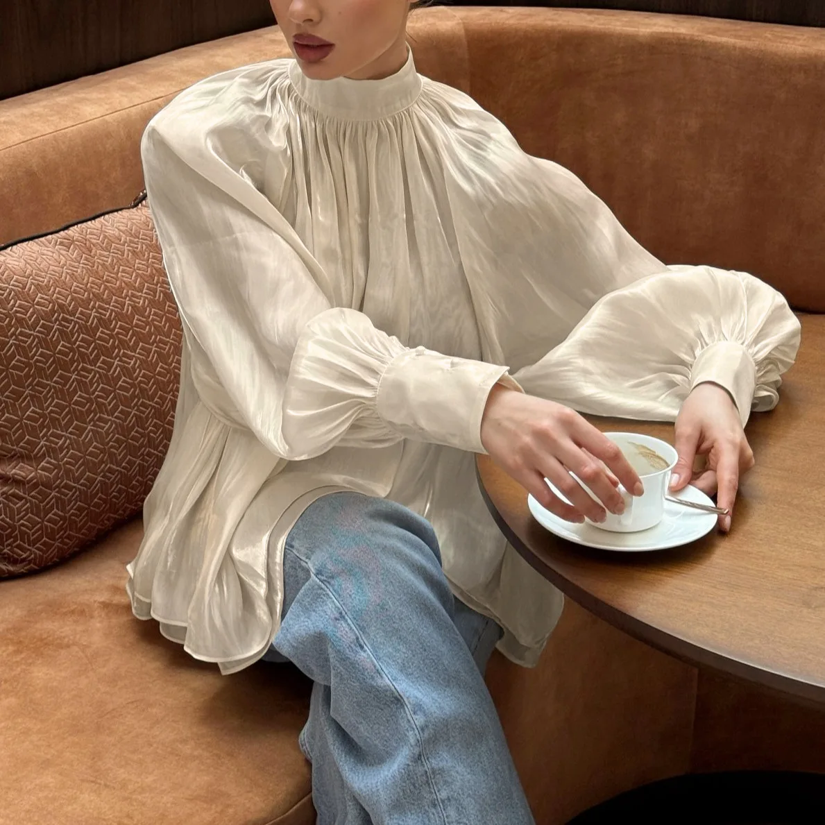 Casual Chic Satin Women Blouses Long Lantern Sleeve Loose Shirts Fashion 2026 Spring Summer Elegant Women Holiday Tops
Casual Chic Satin Women Blouses Long Lantern Sleeve Loose Shirts Fashion 2026 Spring Summer Elegant Women Holiday Tops