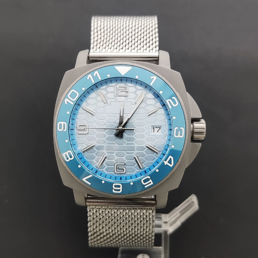 41.5mm Men's diving watch Honeycomb Luminous dial Sapphire waterproof NH35 automatic mechanical movement
41.5mm Men's diving watch Honeycomb Luminous dial Sapphire waterproof NH35 automatic mechanical movement