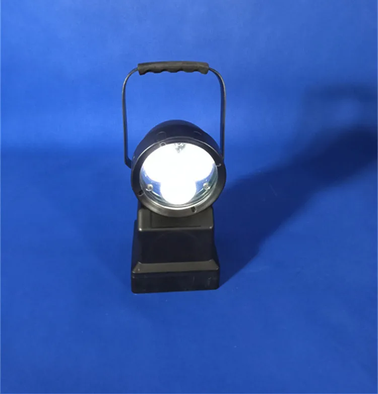 Strong Light Long-distance Searchlight Multi-function Emergency Lighting Portable Light
Strong Light Long-distance Searchlight Multi-function Emergency Lighting Portable Light