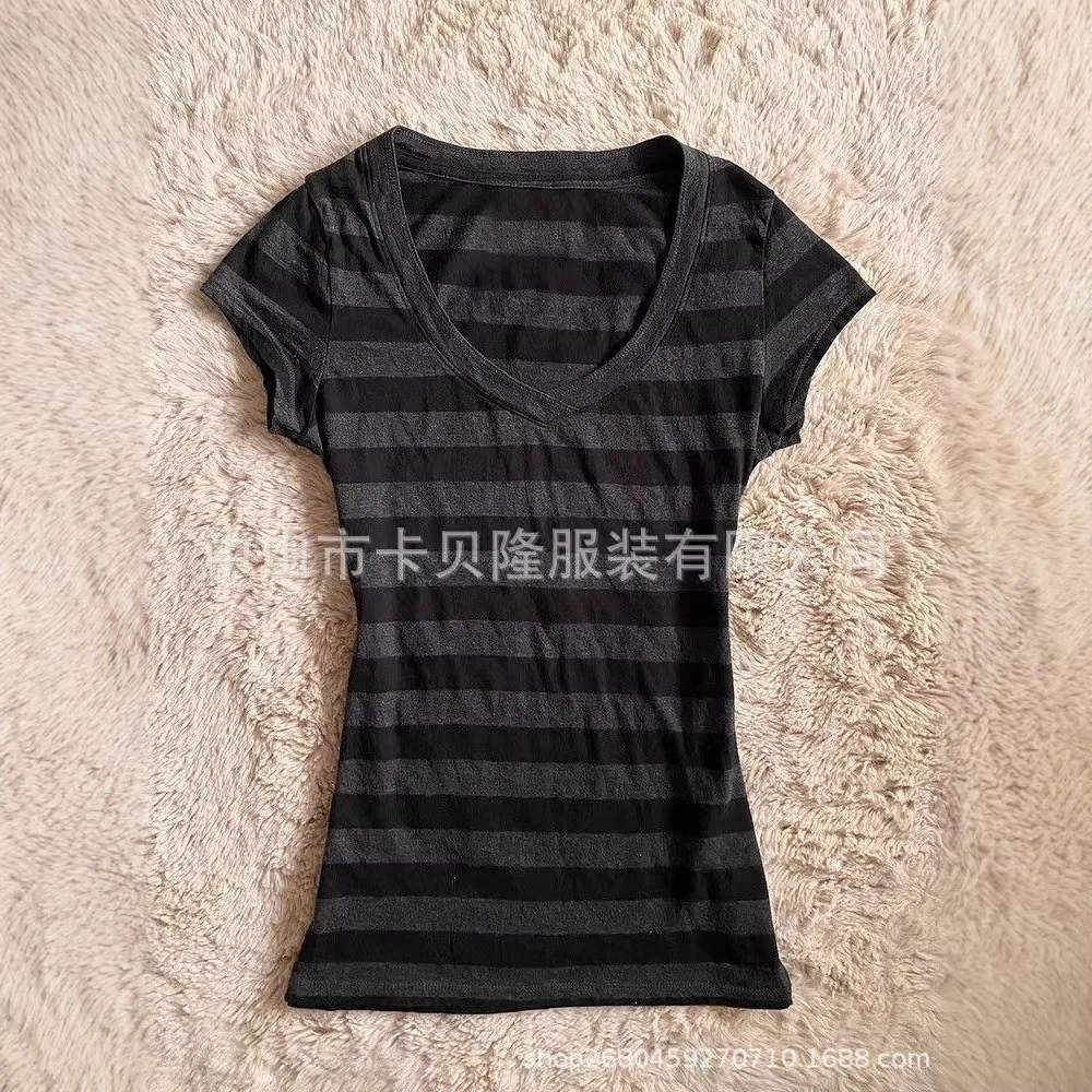 Dark Gray Striped V-neck Short-sleeved T-shirt Women Summer New All Match Slim Waist Spicy Girl Vintage Women Clothing
Dark Gray Striped V-neck Short-sleeved T-shirt Women Summer New All Match Slim Waist Spicy Girl Vintage Women Clothing
