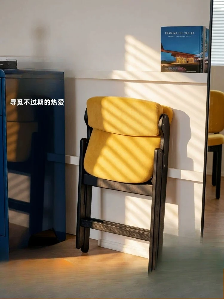 PYH's new folding chair for home use uses solid wood folding dining chair, space-saving and soft-backed
PYH's new folding chair for home use uses solid wood folding dining chair, space-saving and soft-backed
