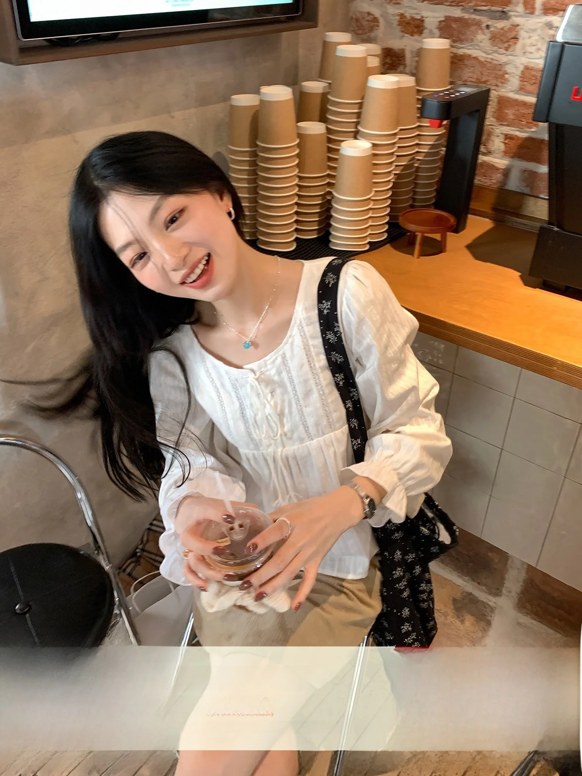 Женская модная блузка Ele Lace Sve с цветочным принтом, мягкая, с длинным рукавом, круглым вырезом, из хлопка, стандартного кроя
Женская модная блузка Ele Lace Sve с цветочным принтом, мягкая, с длинным рукавом, круглым вырезом, из хлопка, стандартного кроя