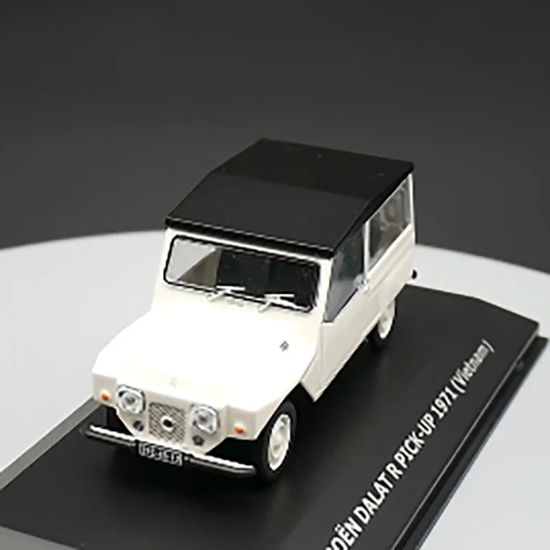 Ixo 1:43 масштаб Dalat R имитация пикапа с навесом модель автомобиля из сплава готовый продукт игрушка коллекция хобби орнамент
Ixo 1:43 масштаб Dalat R имитация пикапа с навесом модель автомобиля из сплава готовый продукт игрушка коллекция хобби орнамент