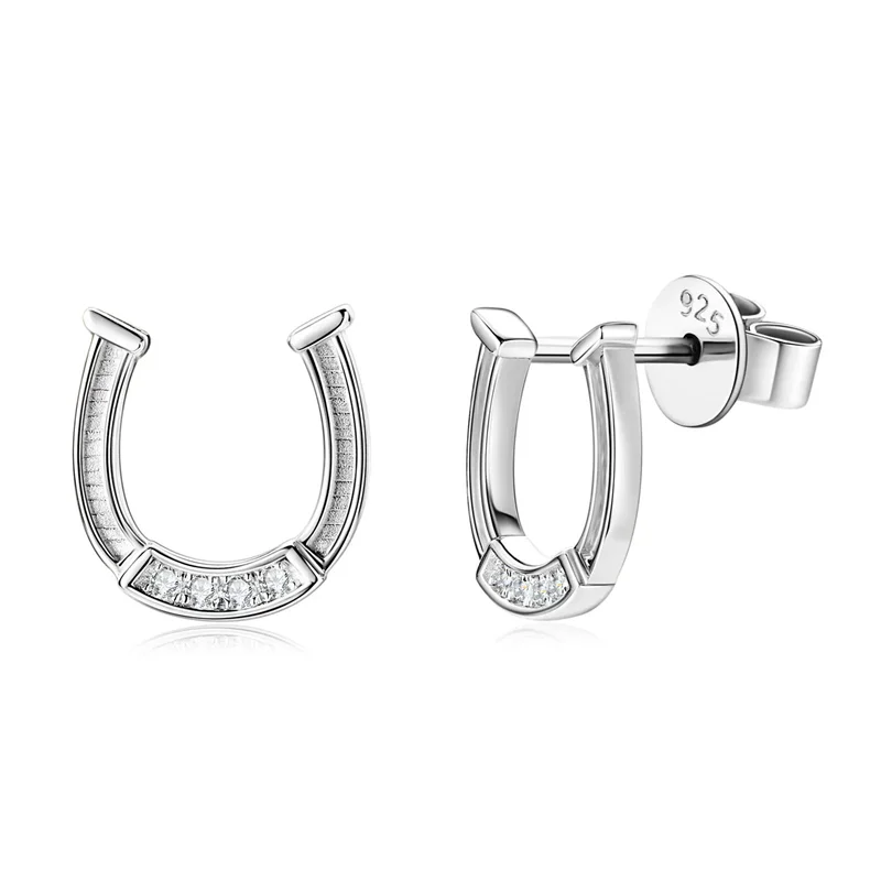 ZFSILVER Fashion Trend Classic 925 Silver Color D Moissanite Horse Hoof Earring For Charm Women Accessories Jewelry Gift EMO-453
ZFSILVER Fashion Trend Classic 925 Silver Color D Moissanite Horse Hoof Earring For Charm Women Accessories Jewelry Gift EMO-453
