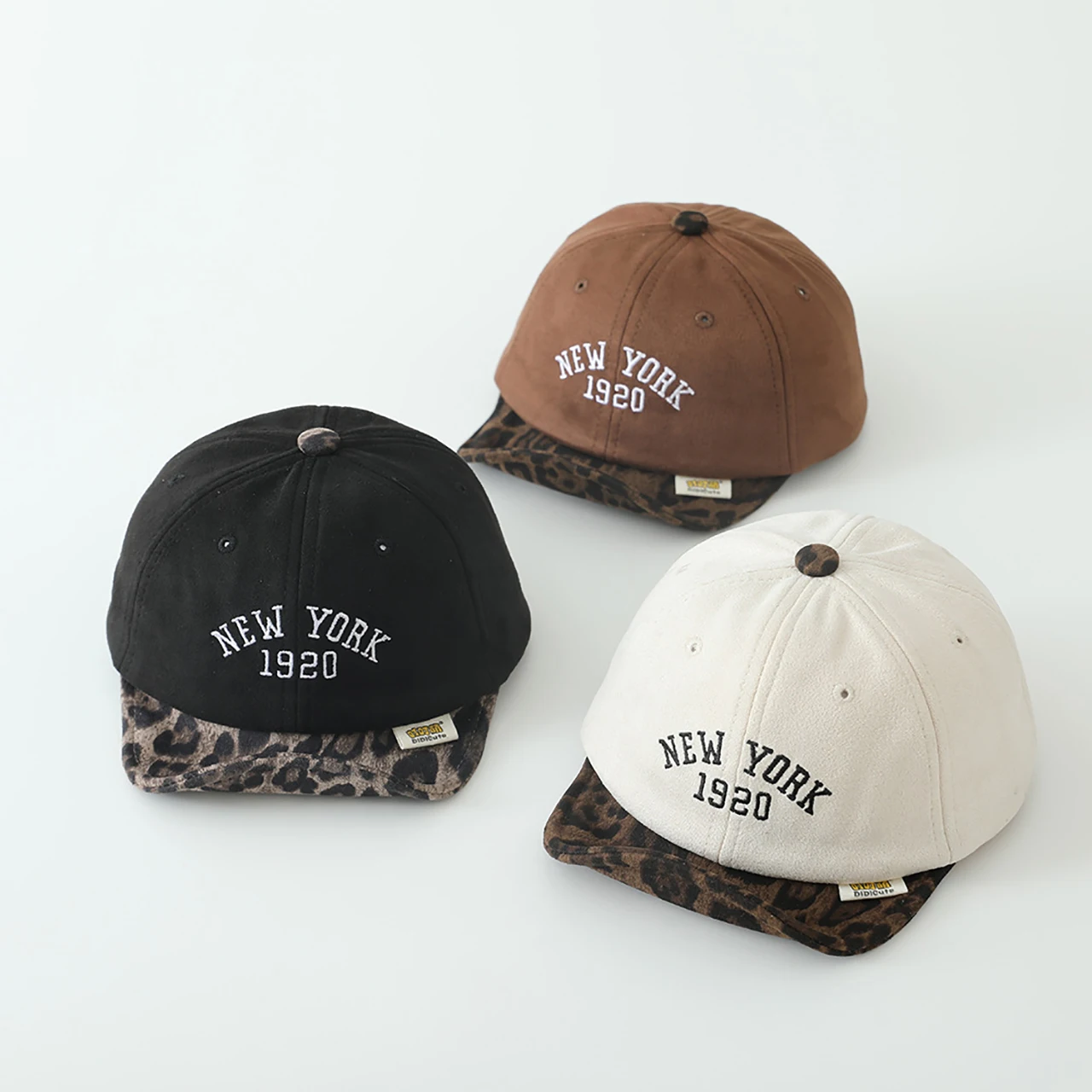 Boy Girl Short Brim Baseball Cap 1-4Year Toddler Sun Visors Leopard Print Duck Tongue Hat Letter Embroidery Children Peaked Hats
Boy Girl Short Brim Baseball Cap 1-4Year Toddler Sun Visors Leopard Print Duck Tongue Hat Letter Embroidery Children Peaked Hats