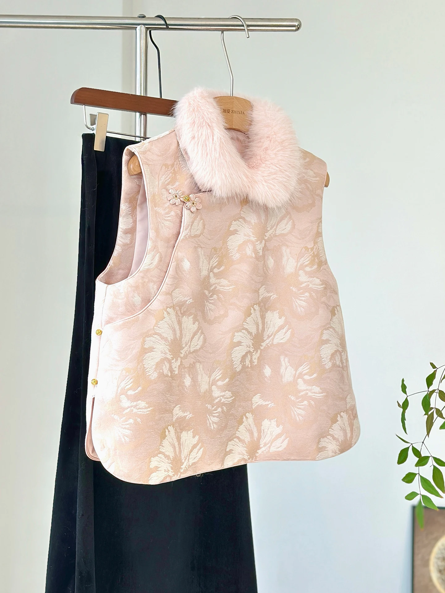Young Western Style National Fur Collar Vest Cotton Padded Thickened Waistcoat Younger Daily Wear Pink New Chinese
Young Western Style National Fur Collar Vest Cotton Padded Thickened Waistcoat Younger Daily Wear Pink New Chinese