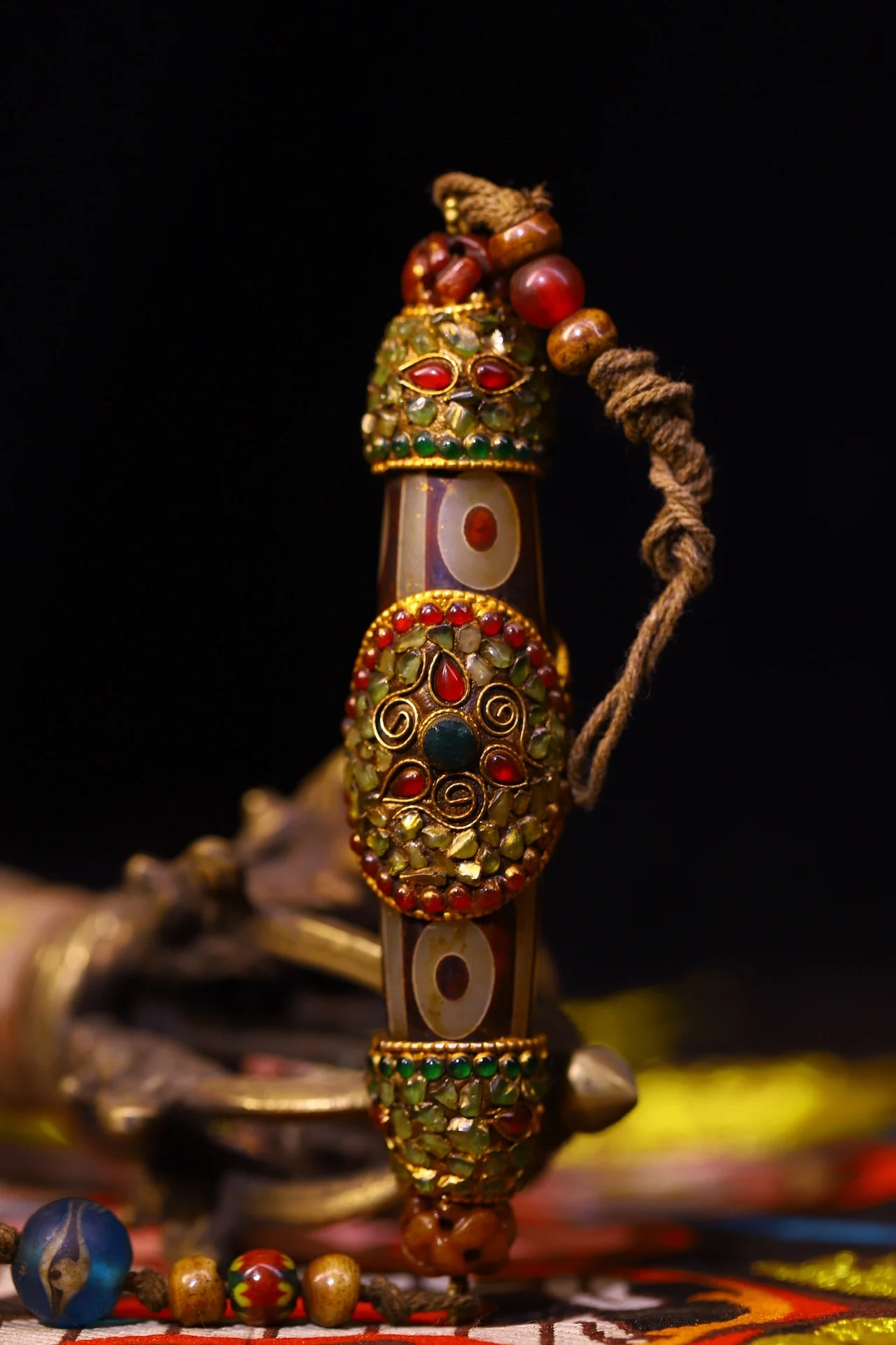 5"Tibetan Temple Collection Old Natural Agate Mosaic Gem gZi Beads Shell Buddha Beads Amulet Pendant Dharma Town House
5"Tibetan Temple Collection Old Natural Agate Mosaic Gem gZi Beads Shell Buddha Beads Amulet Pendant Dharma Town House