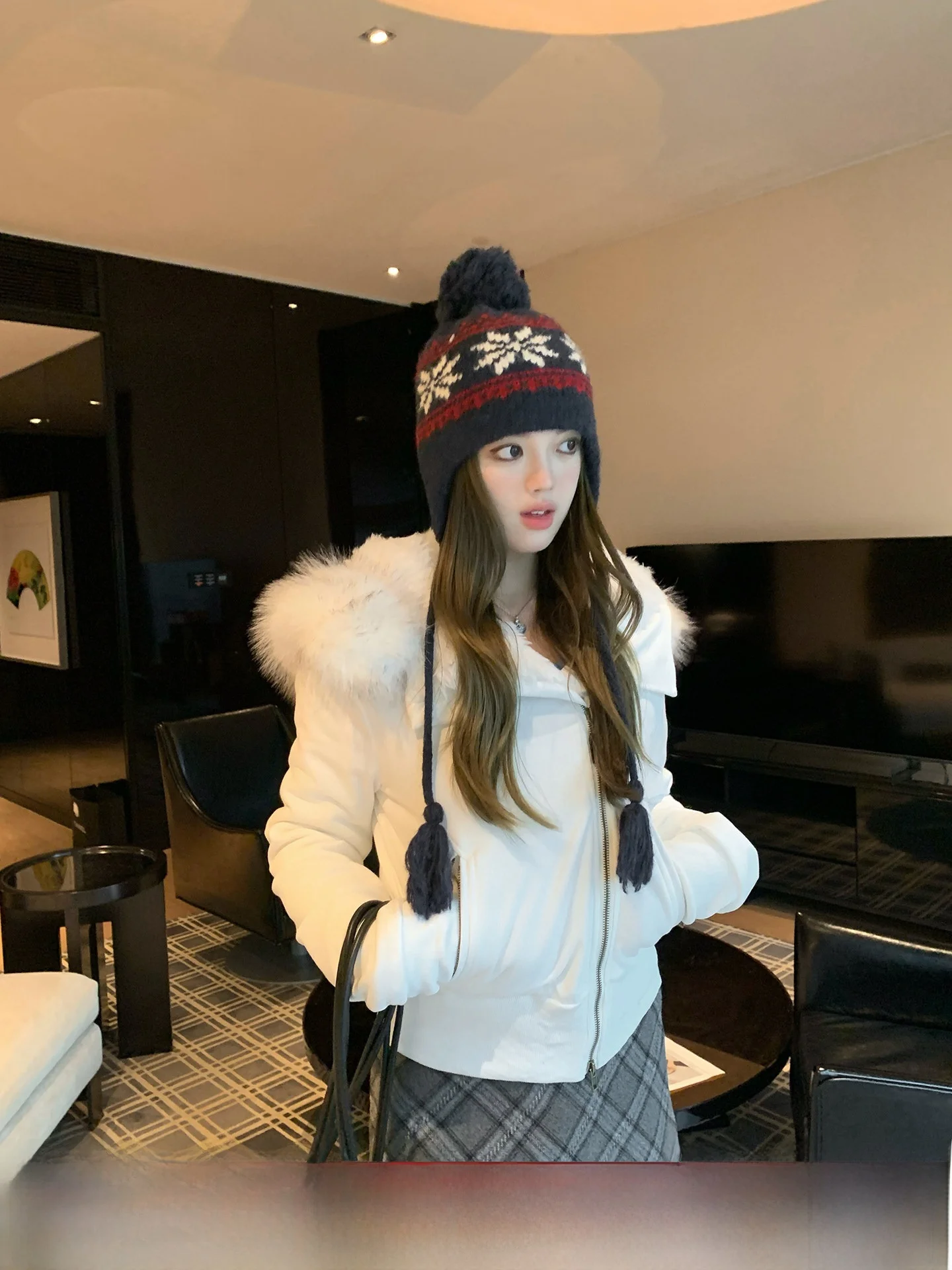 Женская корейская куртка Anneop с воротником-стойкой, на флисовой подкладке, осенне-зимняя, повседневная, теплая, приталенная верхняя одежда
Женская корейская куртка Anneop с воротником-стойкой, на флисовой подкладке, осенне-зимняя, повседневная, теплая, приталенная верхняя одежда