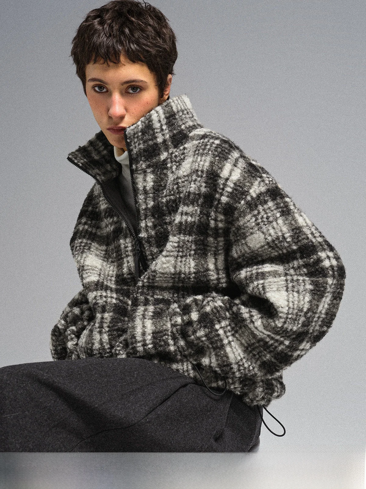 Yellow Honeysuckle Bright Plaid Circle Fleece Drawstring Sweatshirt Clean Fit Loose Style Polyester Winter Warm Short Coat
Yellow Honeysuckle Bright Plaid Circle Fleece Drawstring Sweatshirt Clean Fit Loose Style Polyester Winter Warm Short Coat