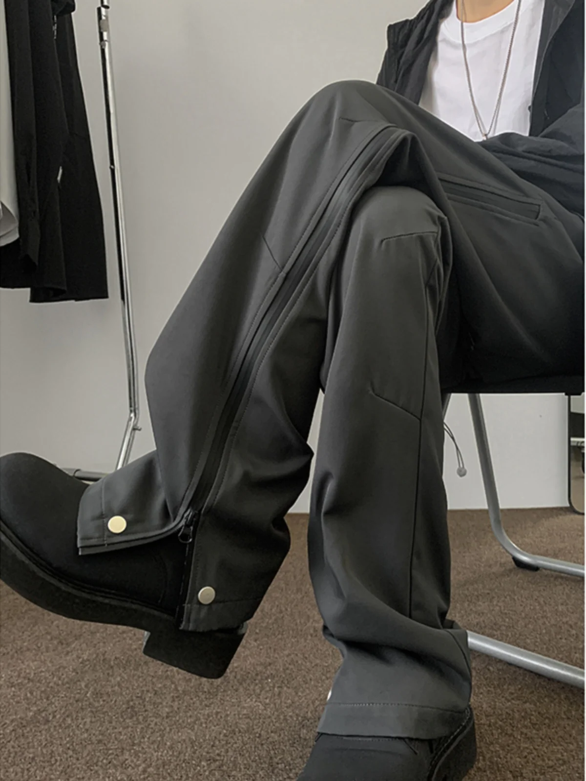 Men's Spring Autumn American High Street Soft ell Waterproof Cargo Pants Side Zipper Straight Leg Slimming Utili Trousers
Men's Spring Autumn American High Street Soft ell Waterproof Cargo Pants Side Zipper Straight Leg Slimming Utili Trousers