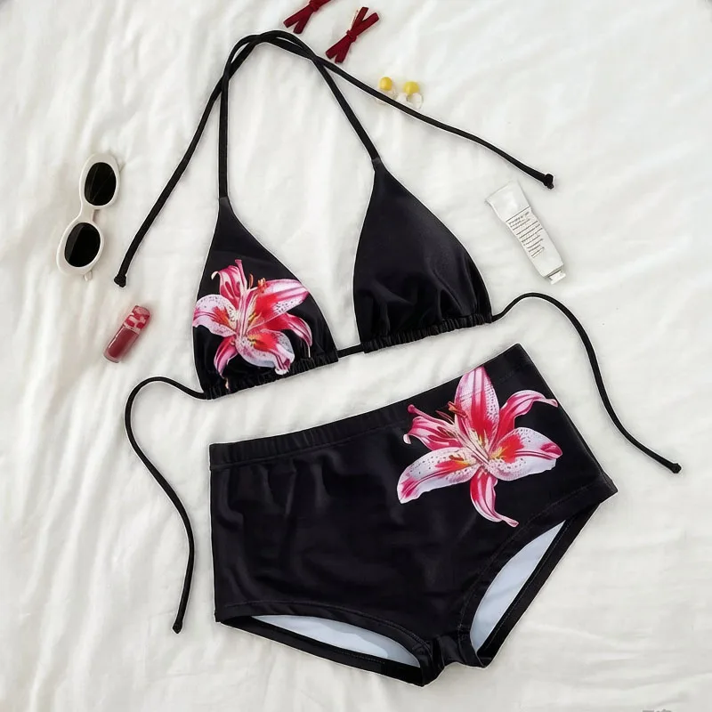 2026 Summer Fashion Sexy Flower Print Bikini Set For Women Tie Side String Two Piece Swimsuit Y2K Harajuku Beach Bathing Suit
2026 Summer Fashion Sexy Flower Print Bikini Set For Women Tie Side String Two Piece Swimsuit Y2K Harajuku Beach Bathing Suit