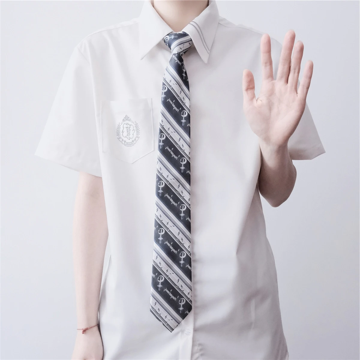 Wooden Weave DK Uniform Men's White Shirt Short Sleeve Versatile Summer Youth High School Student Black Embroidery Shirt
Wooden Weave DK Uniform Men's White Shirt Short Sleeve Versatile Summer Youth High School Student Black Embroidery Shirt