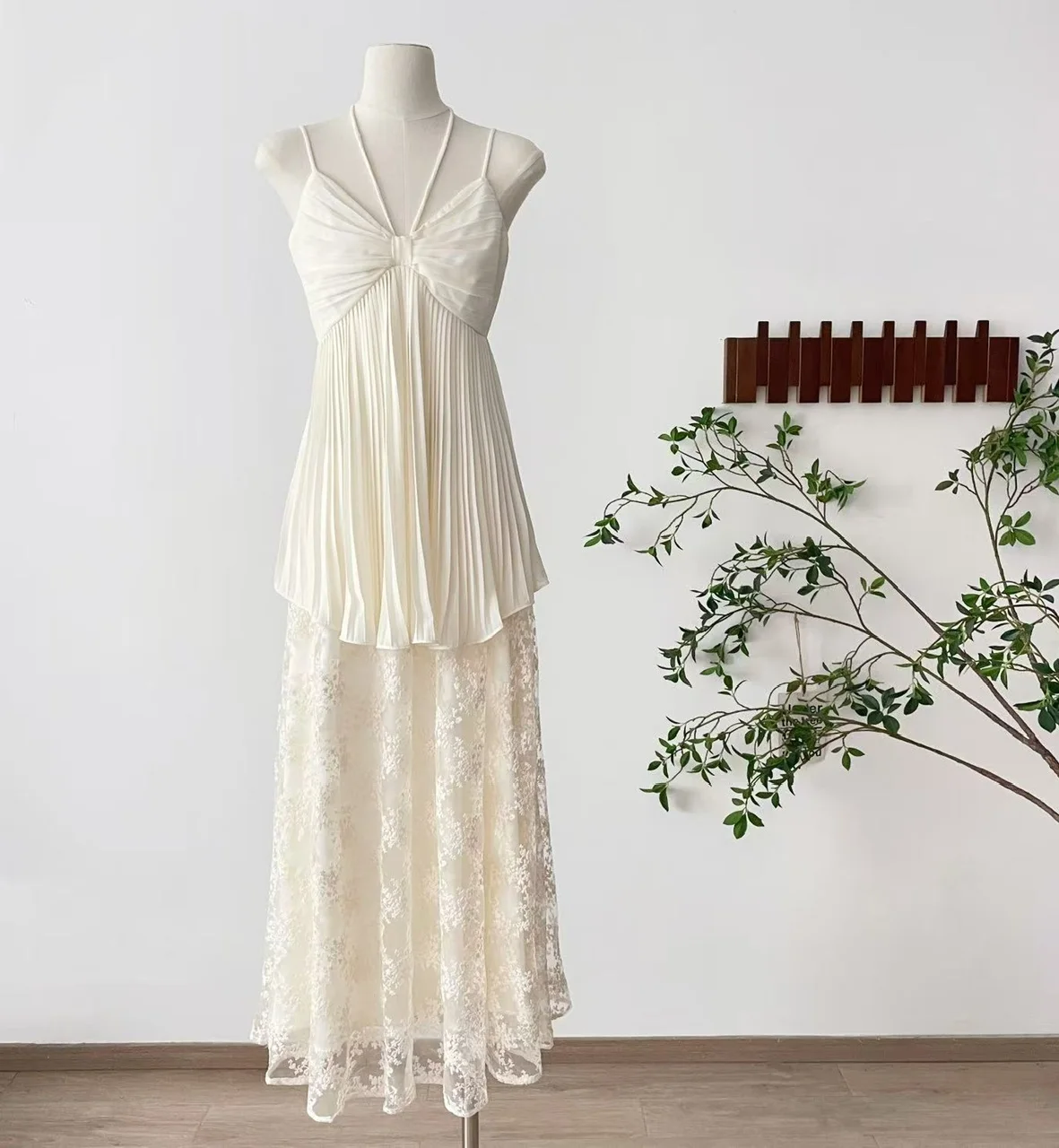 2025 Summer Women French Vintage Shoujo Chiffon Camisole Coquette Gyaru 2000s Aesthetic Cute Core Design Mori Girl Halter Top
2025 Summer Women French Vintage Shoujo Chiffon Camisole Coquette Gyaru 2000s Aesthetic Cute Core Design Mori Girl Halter Top