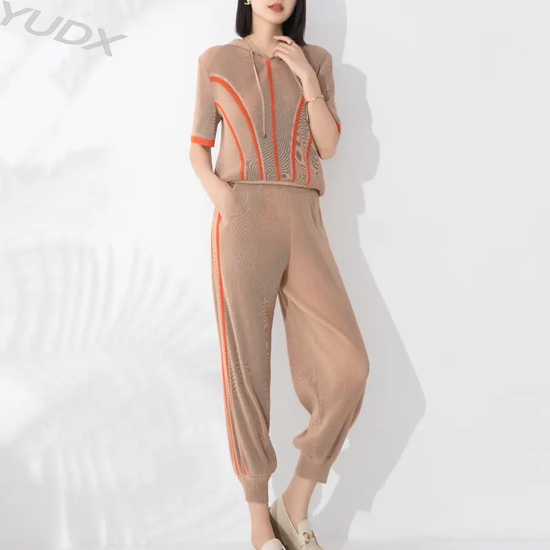 Miyake Pleated Fashion Casual Suit Women 203 Summer New Hooded Sweatshirt Top + Hundred with High Waist Straight Small Leg Pants
Miyake Pleated Fashion Casual Suit Women 203 Summer New Hooded Sweatshirt Top + Hundred with High Waist Straight Small Leg Pants