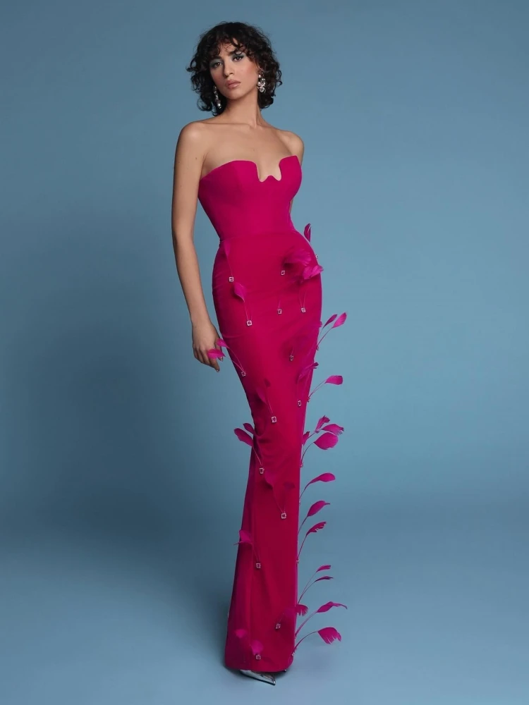 Sexy Strapless Diamond Feather Bandage Dress Women Rose Red Sleeveless Backless Bodycon Dresses Celebrity Party Evening Gowns
Sexy Strapless Diamond Feather Bandage Dress Women Rose Red Sleeveless Backless Bodycon Dresses Celebrity Party Evening Gowns