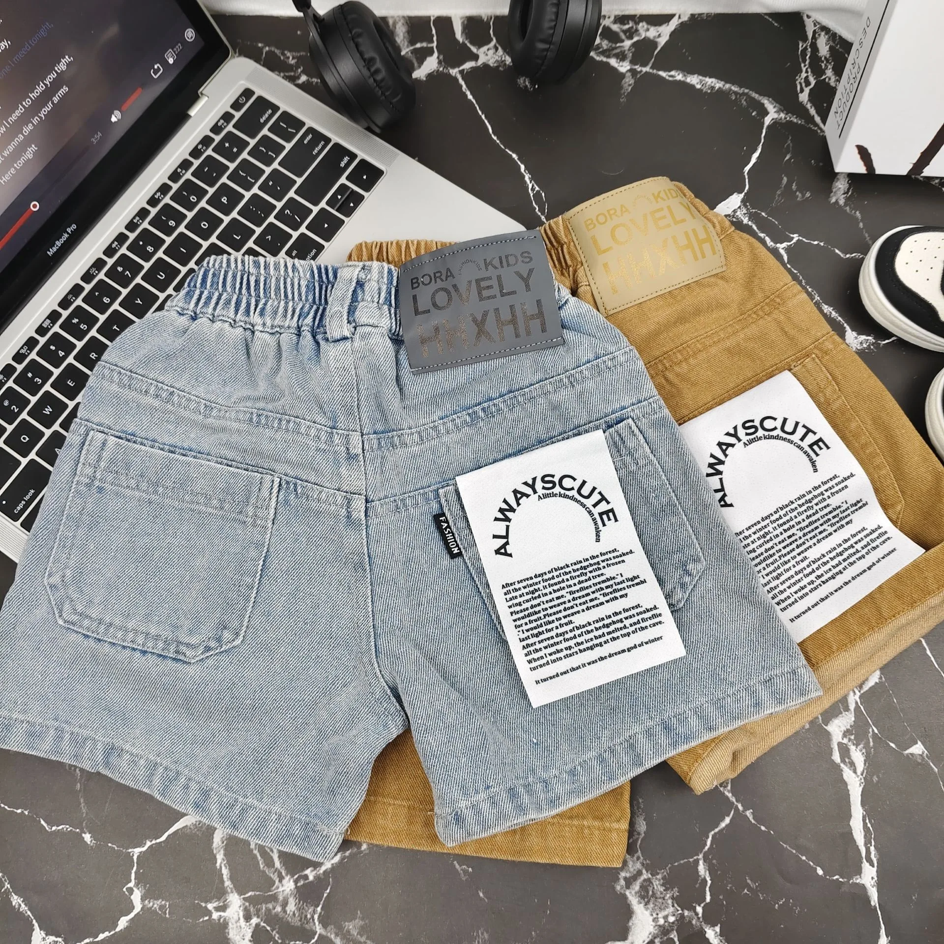 Boys Summer Jean Shorts Solid Color Fashion Trendy Cropped Pants Kids Denim Shorts Elastic Waist Casual children's Short Pants
Boys Summer Jean Shorts Solid Color Fashion Trendy Cropped Pants Kids Denim Shorts Elastic Waist Casual children's Short Pants