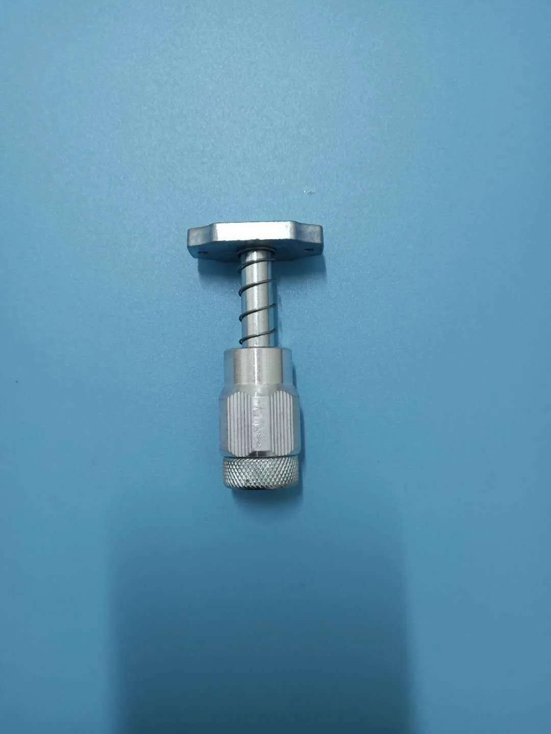 Новый светодиодный светильник в алюминиевом корпусе немецкого производства, с пружинным быстрым замком из листового металла, Китай (Материк), 3755 2060, цвет сливы.
Новый светодиодный светильник в алюминиевом корпусе немецкого производства, с пружинным быстрым замком из листового металла, Китай (Материк), 3755 2060, цвет сливы.