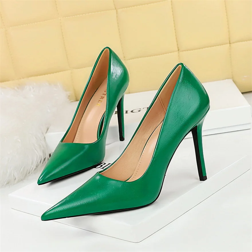 Retro Style Fashionable And Simple Ultra-High Heels Thin Heels Shallow Mouth Pointed Toe Sexy And Slimming Single Shoes
Retro Style Fashionable And Simple Ultra-High Heels Thin Heels Shallow Mouth Pointed Toe Sexy And Slimming Single Shoes