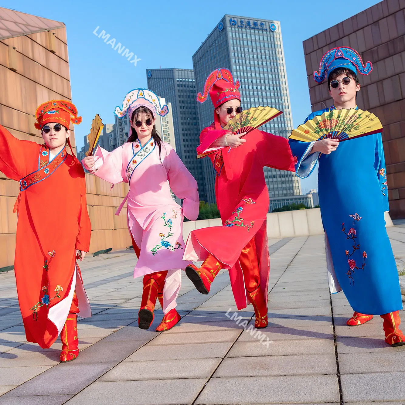 Complete set of costumes and skits for the ancient costumes of the four talented scholars in Jiangnan
Complete set of costumes and skits for the ancient costumes of the four talented scholars in Jiangnan