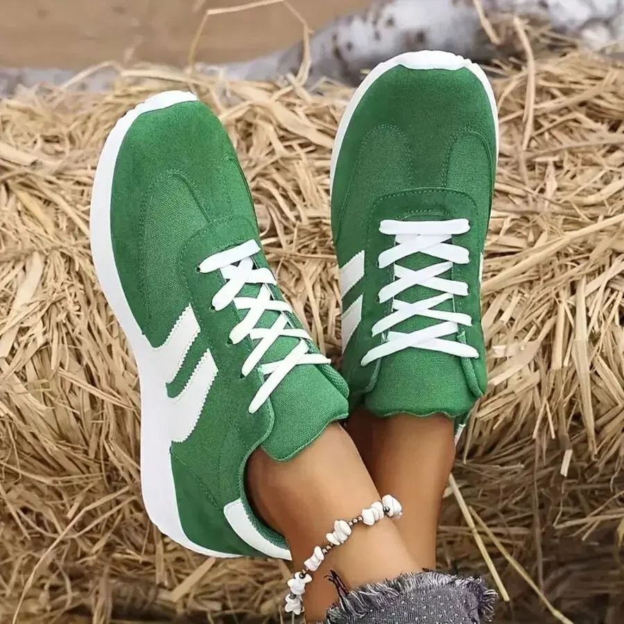 Green Low-Top Lace-Up Walking Sneakers With White Stripes Comfortable Lightweight Retro Style
Green Low-Top Lace-Up Walking Sneakers With White Stripes Comfortable Lightweight Retro Style
