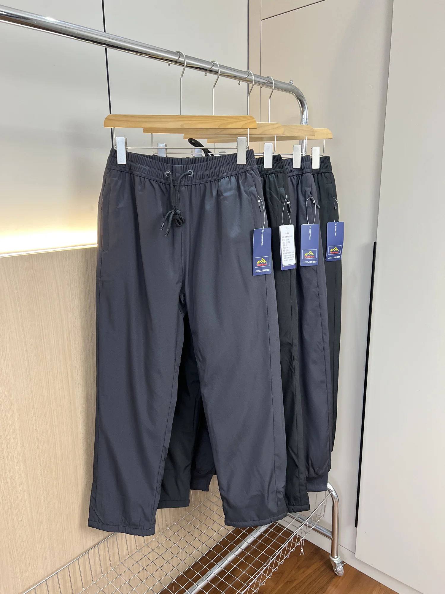 Water-Resistant Fce-Lined Thi Winter Casual Pants Men's Warm Reflective Inner Men's Winter Windproof Casual Trousers
Water-Resistant Fce-Lined Thi Winter Casual Pants Men's Warm Reflective Inner Men's Winter Windproof Casual Trousers