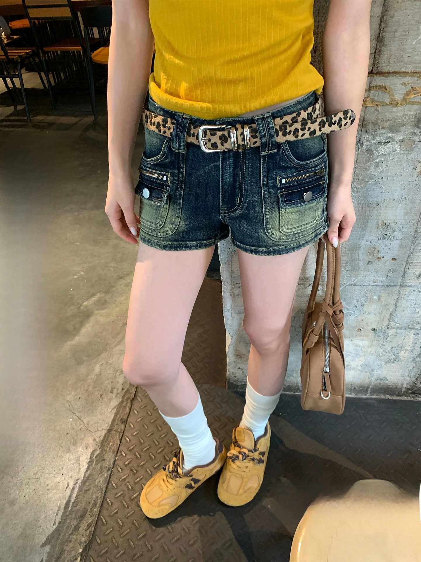 High Waist Ripped Denim Shorts Women's Summer New Style Casual Straight Leg Jeans Pocket Design Commute Style Blue Color
High Waist Ripped Denim Shorts Women's Summer New Style Casual Straight Leg Jeans Pocket Design Commute Style Blue Color