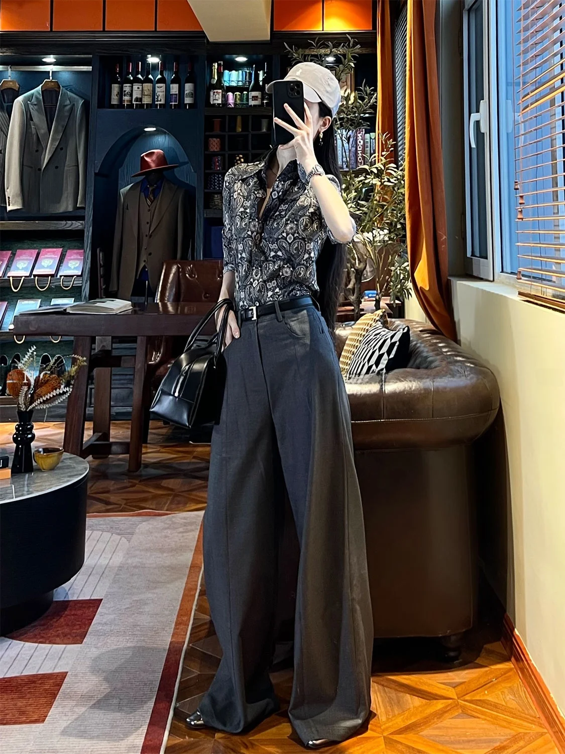 Элитная винтажная одежда в гонконгском стиле: мужская и женская модная свободная одежда из хлопка с цветочным принтом...
Элитная винтажная одежда в гонконгском стиле: мужская и женская модная свободная одежда из хлопка с цветочным принтом...