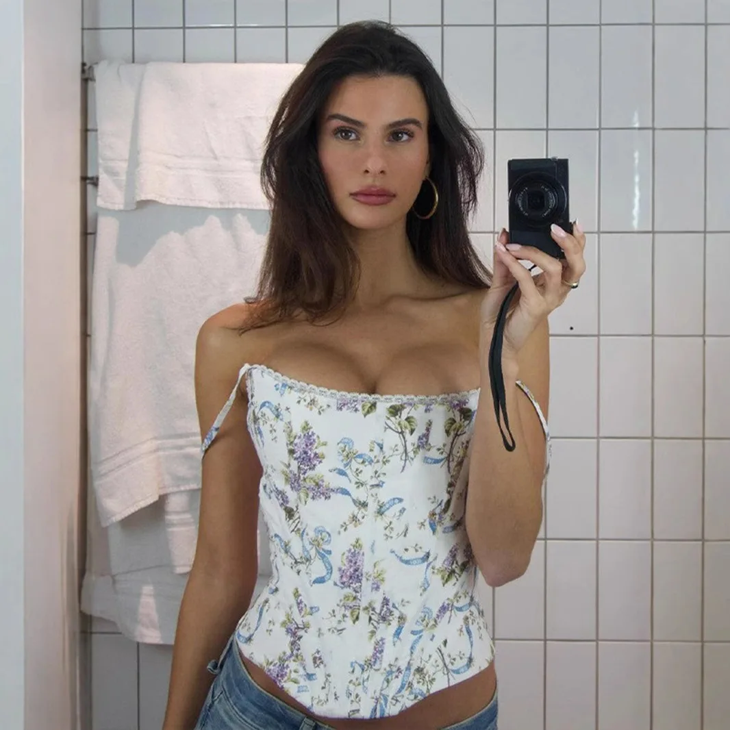 Сексуальный корсет-топ KIDCRKJ для женщин, фиолетовый, с цветочным принтом, на тонких бретелях, с кружевными вставками и элементами в стиле «рыбья кость»
Сексуальный корсет-топ KIDCRKJ для женщин, фиолетовый, с цветочным принтом, на тонких бретелях, с кружевными вставками и элементами в стиле «рыбья кость»