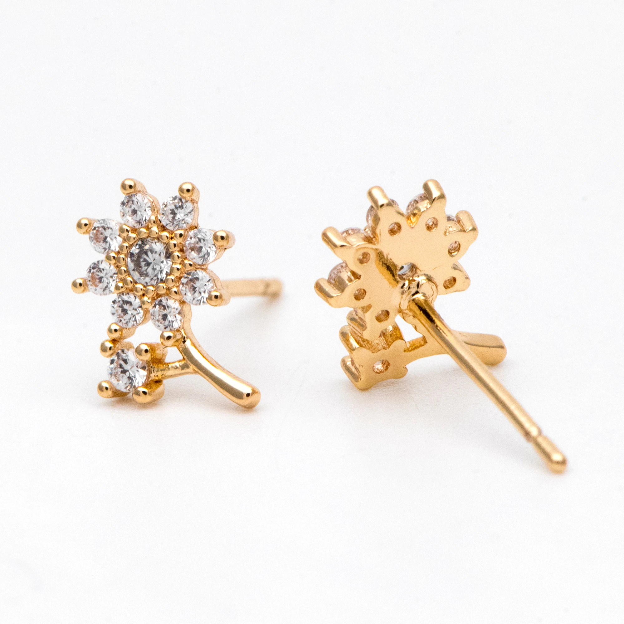 4pcs CZ Paved Flower Earring, Gold Plated Brass, For Jewelry Making DIY Supplies Accessories (GB-3062)
4pcs CZ Paved Flower Earring, Gold Plated Brass, For Jewelry Making DIY Supplies Accessories (GB-3062)
