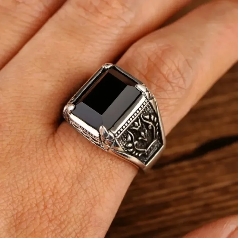 Fashion Vintage Stainless Steel Black Stone Rings Punk Biker Handmade Carved Tulip Ring For Men Party Jewelry Gifts Dropshipping
Fashion Vintage Stainless Steel Black Stone Rings Punk Biker Handmade Carved Tulip Ring For Men Party Jewelry Gifts Dropshipping