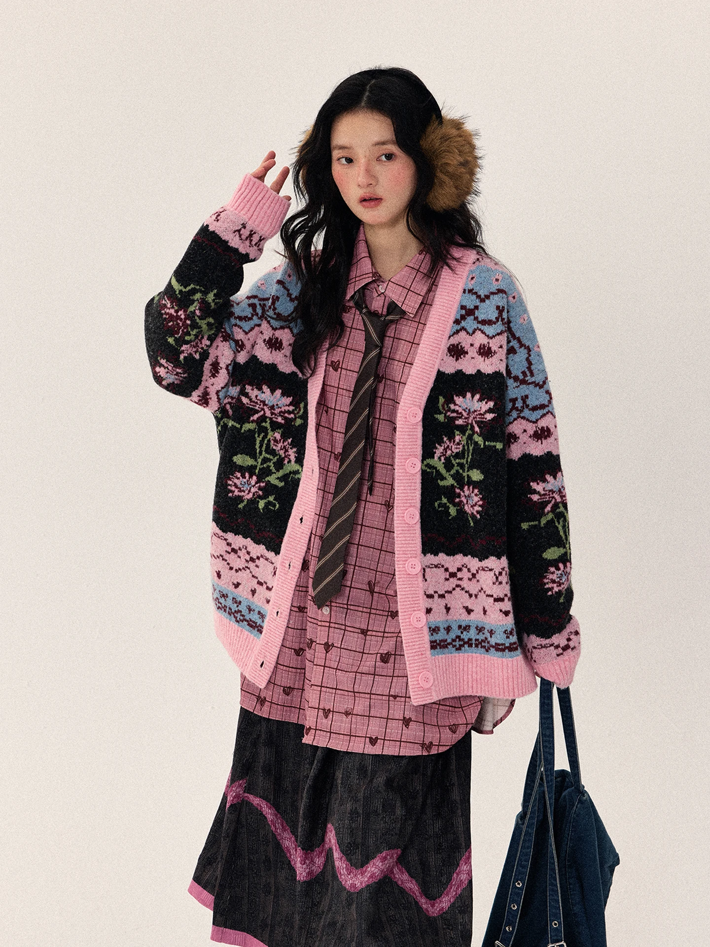 Sevening Color Blo Розовый и синий свитер Винтажный открытый кардиган для девочек Осень-зима Свободный крой Длинный свеч V Ne на одной пуговице
Sevening Color Blo Розовый и синий свитер Винтажный открытый кардиган для девочек Осень-зима Свободный крой Длинный свеч V Ne на одной пуговице