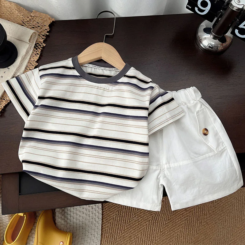 2Piece Sets Summer Toddler Boys Clothing Korean Fashion Casual Stripe Short Sleeve Tops+White Shorts Kids Boutique Clothes B011
2Piece Sets Summer Toddler Boys Clothing Korean Fashion Casual Stripe Short Sleeve Tops+White Shorts Kids Boutique Clothes B011