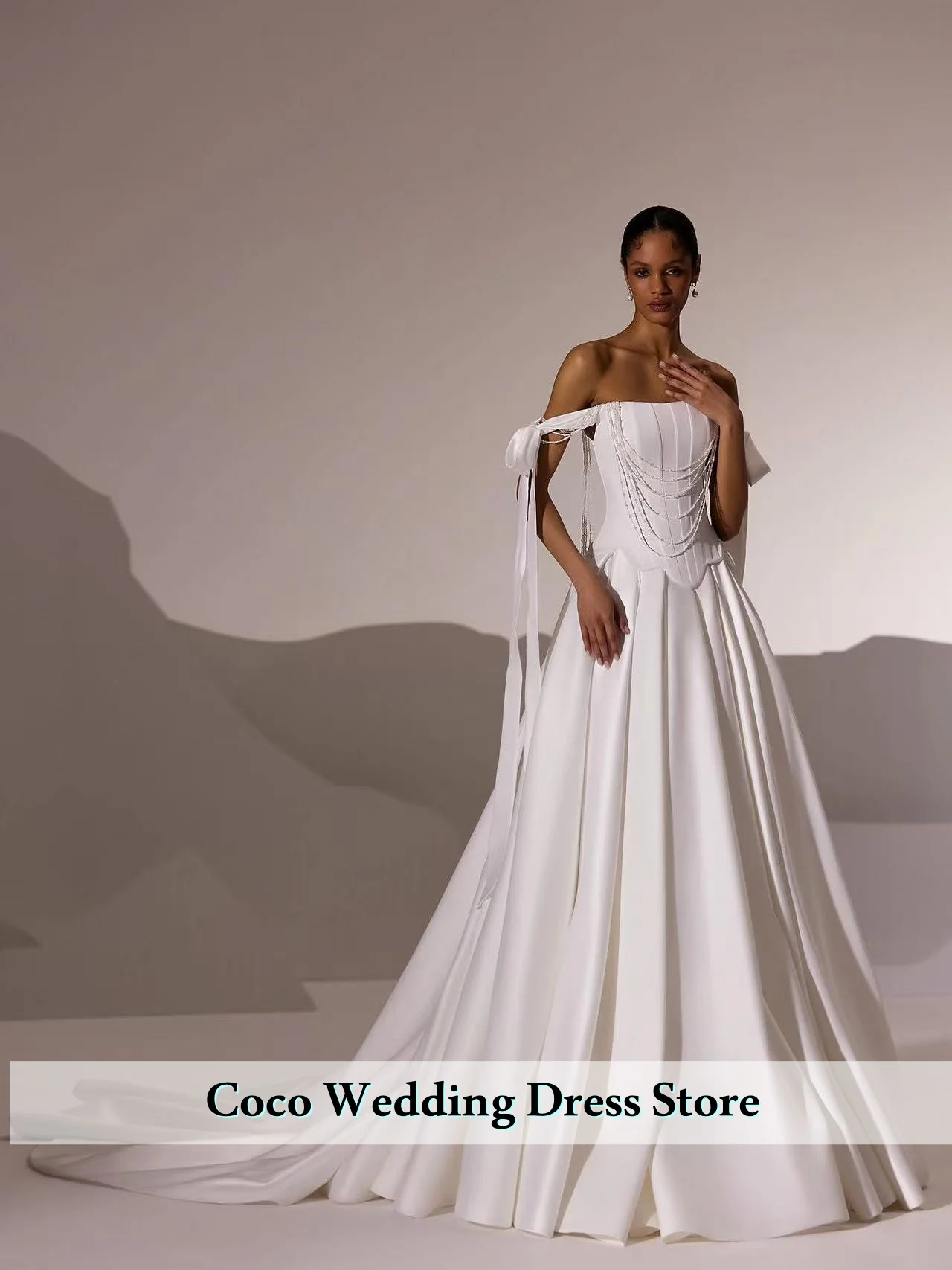 Customized A Line Wedding Dresses Off-Shoulder Sweetheart Neckline High Slit Bridal Dresses with Train Modern Wedding Gown
Customized A Line Wedding Dresses Off-Shoulder Sweetheart Neckline High Slit Bridal Dresses with Train Modern Wedding Gown