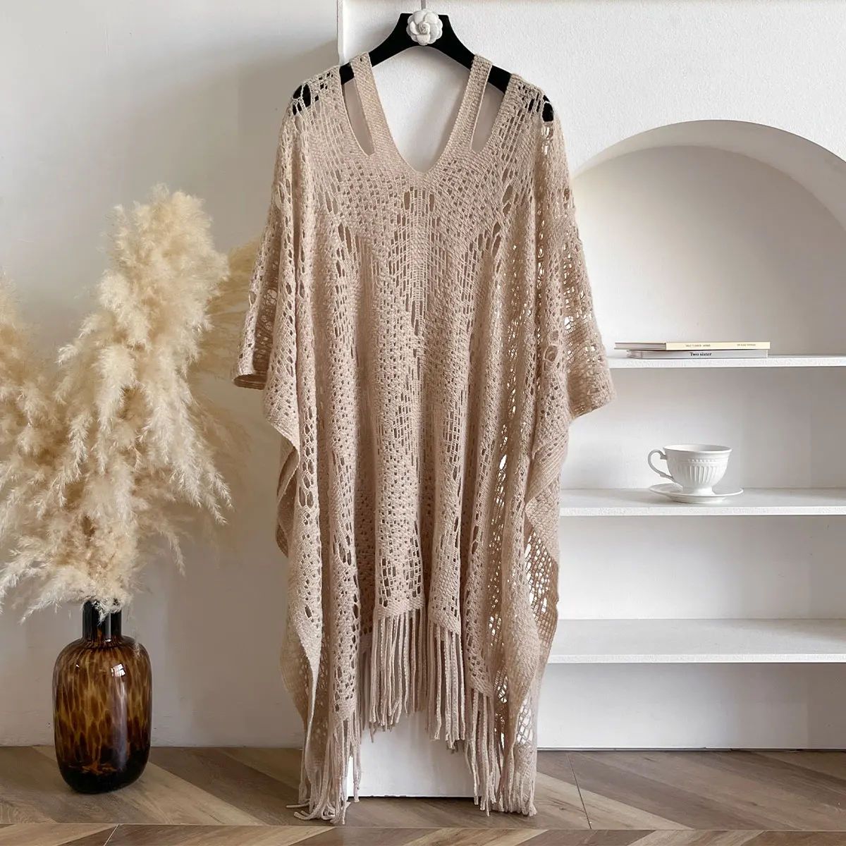 New Spring and Summer Fashion Women's Fringed Knitted Shawl Women Hollow out Solid Color Capes Knitted Pullover
New Spring and Summer Fashion Women's Fringed Knitted Shawl Women Hollow out Solid Color Capes Knitted Pullover