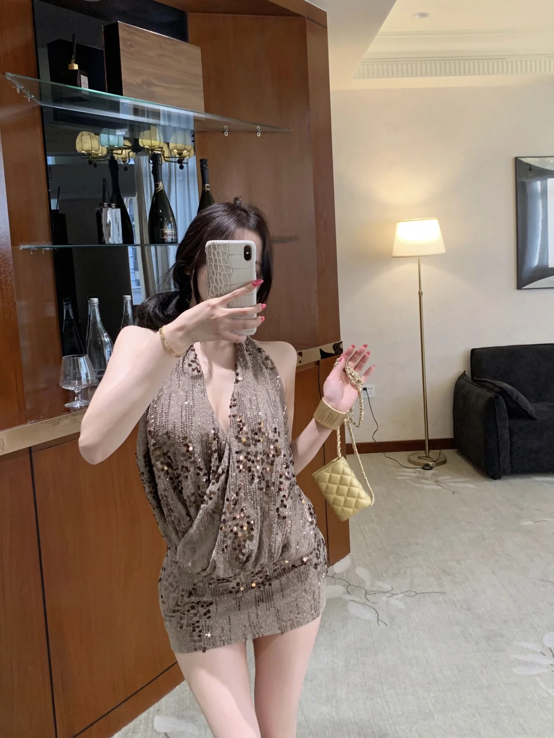 Платье-мини с пайетками цвета кофе Kumikumi Pure Desire, модное женское платье с V-образным вырезом, летнее, сексуальное, стройнящее
Платье-мини с пайетками цвета кофе Kumikumi Pure Desire, модное женское платье с V-образным вырезом, летнее, сексуальное, стройнящее