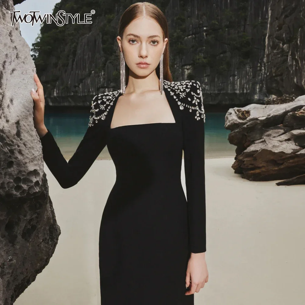 TWOTWINSTYLE однотонное утягивающее модное платье с бриллиантами для женщин, лоскутное платье на молнии с квадратным вырезом и длинными рукавами, женское новое платье
TWOTWINSTYLE однотонное утягивающее модное платье с бриллиантами для женщин, лоскутное платье на молнии с квадратным вырезом и длинными рукавами, женское новое платье
