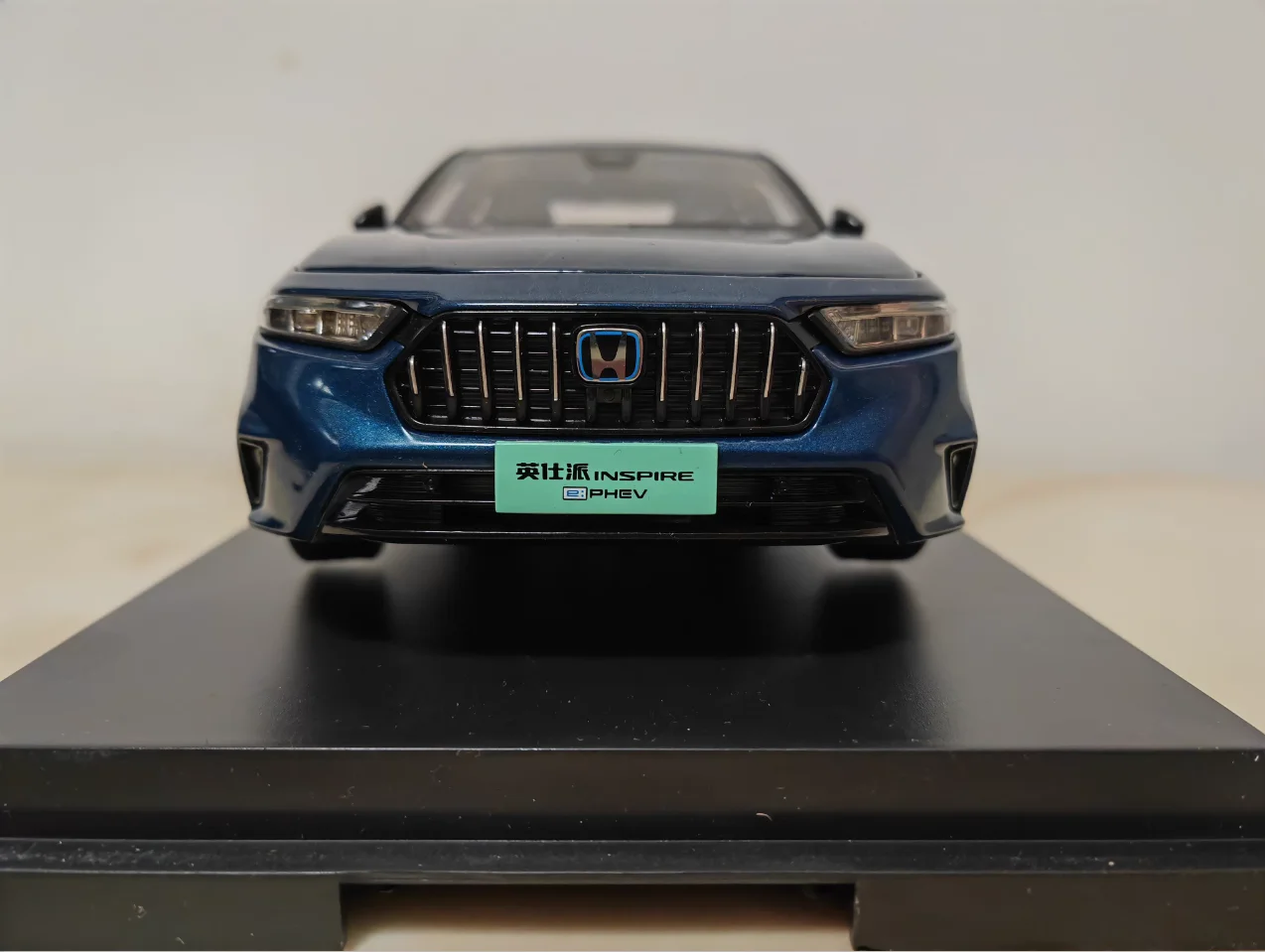 2023 Dongfeng Honda Inspire 1:18 Scale Diecast Alloy Simulation Car Model Desktop Display Collectible Present For Car Hobby Fans
2023 Dongfeng Honda Inspire 1:18 Scale Diecast Alloy Simulation Car Model Desktop Display Collectible Present For Car Hobby Fans