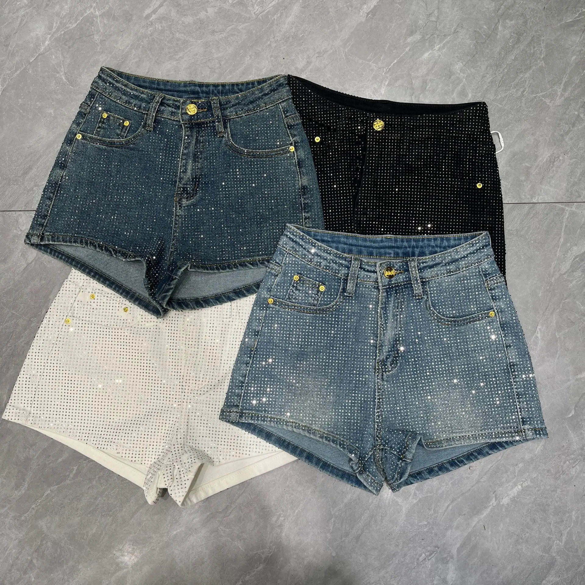 Women Summer New Fashion Sparkly Loose Stretchy Casual Simple Basic Denim Shorts Female American Style 2026 Streetwear Clothes
Women Summer New Fashion Sparkly Loose Stretchy Casual Simple Basic Denim Shorts Female American Style 2026 Streetwear Clothes