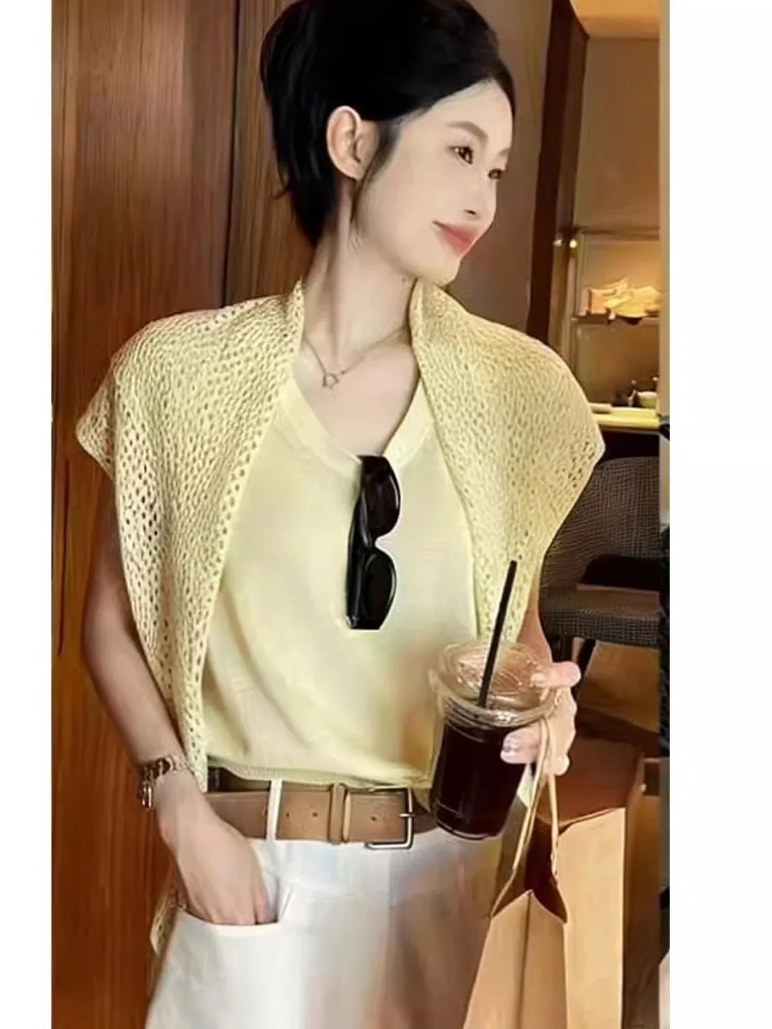 Korean Style Loose Short Sleeve Knitted Shirt Women's Summer Slimming Top Shoulder Wrap Thin Fabric round Neck Casual Wear
Korean Style Loose Short Sleeve Knitted Shirt Women's Summer Slimming Top Shoulder Wrap Thin Fabric round Neck Casual Wear